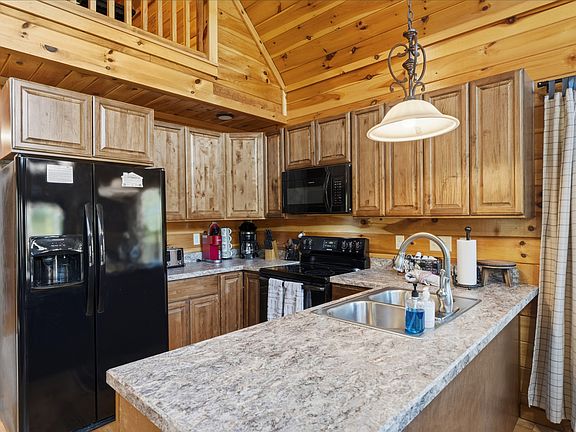 4th image of 4375 Chamberlain Ln