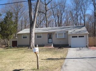 1 Oneida Ln, Wappingers Falls, NY 12590