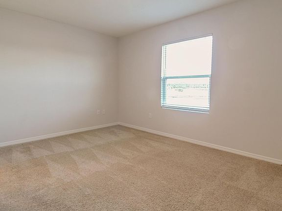 5th image of 1061 Blue Jay Dr