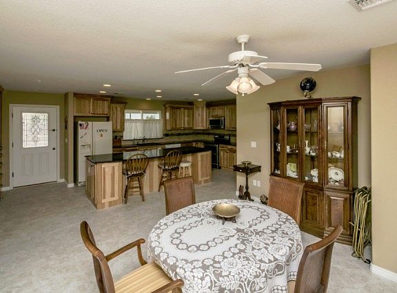 3rd image of 2780 Daytona Ave