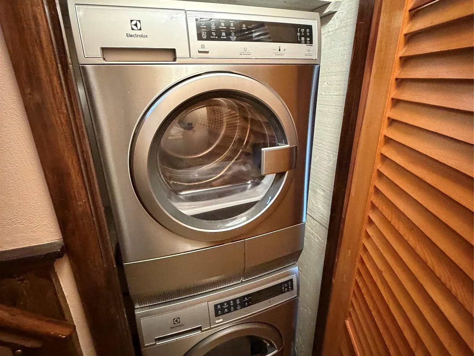 2 bed, 1100 sqft, $2,300 — Photo 4