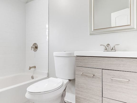 5th image of 5648 W 87th Pl