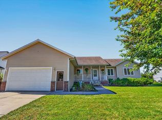 875 Merri Hill Dr, Oregon, WI 53575