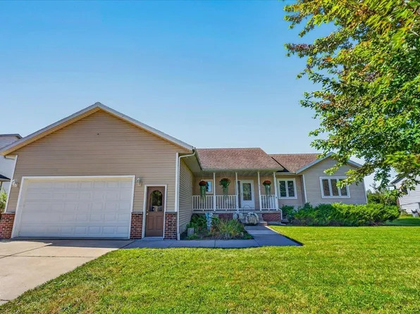875 Merri Hill Dr, Oregon, WI 53575