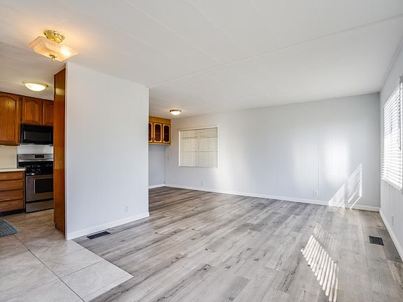 2nd image of 998 38th Ave #26
