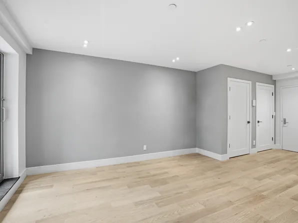 107 Waverly Avenue image 7 of 23