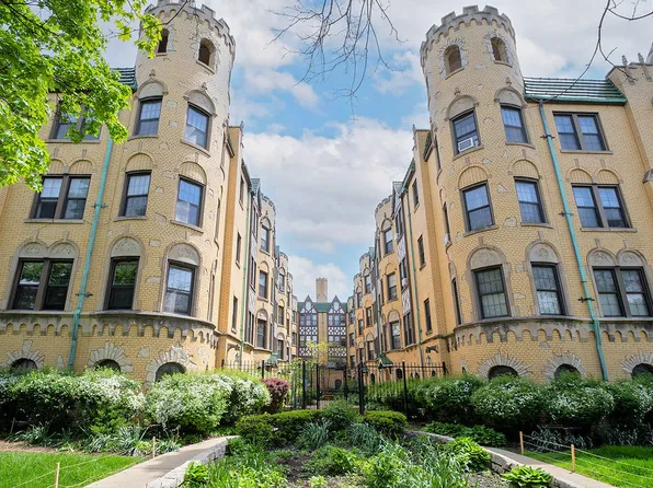 4207 N Kedvale Ave APT 2D, Chicago, IL 60641