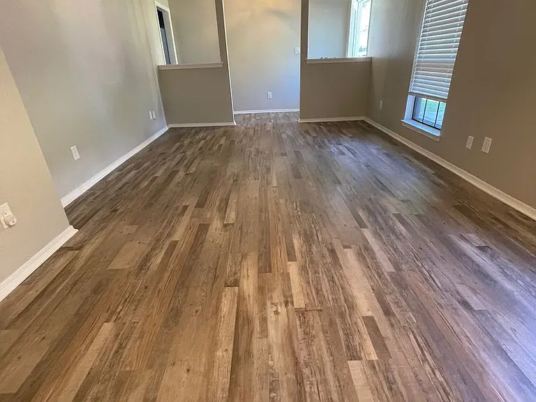 4615 Gladstone Dr — Photo 3