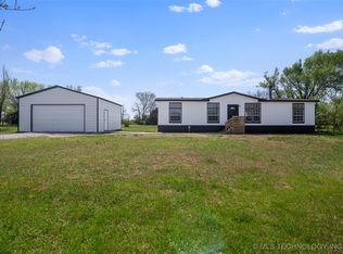 17630 E Meadow Ln, Claremore, OK 74017