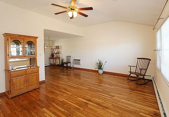 3rd image of 1 Northgate Dr
