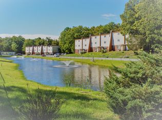 The Royal Ledges, Hyde Park, NY 12538