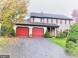 2962 Linda Ln, Sinking Spring, PA 19608