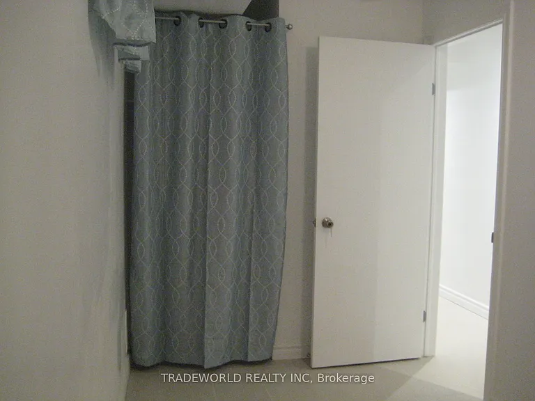 765 Gerrard St E #LOWER — Photo 11