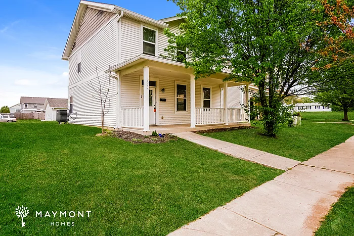2944 Hervey St — Photo 4