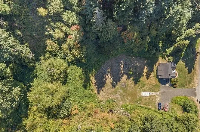 1921 E Valley Hwy — Photo 11