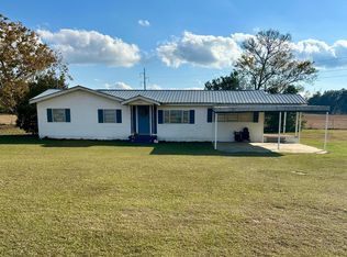 7135 Hamilton Rd, Grand Ridge, FL 32442