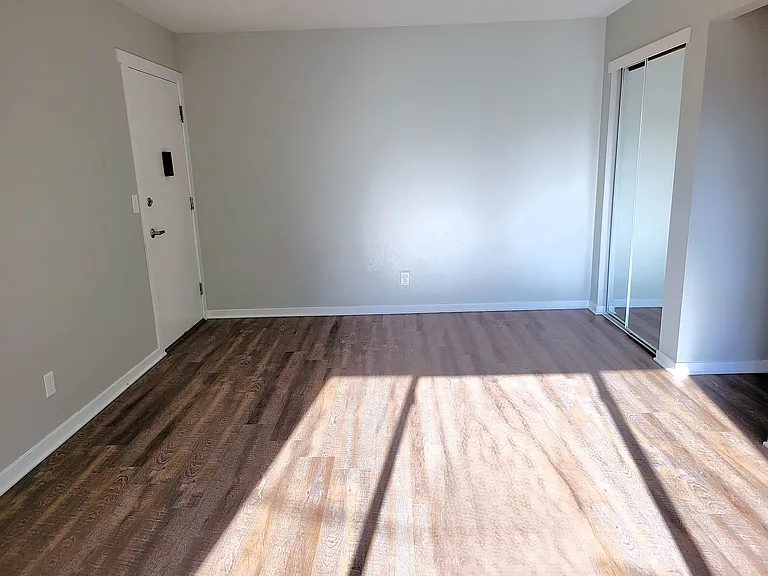 1532 Randolph Ave #10 — Photo 9