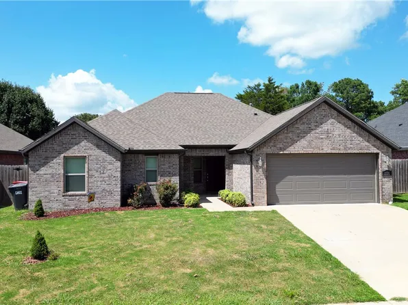3136 Summer View Ave, Springdale, AR 72764