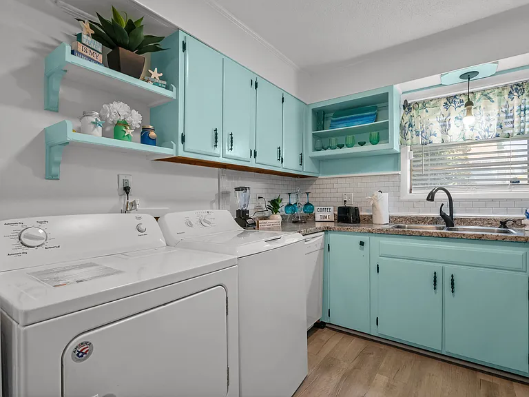 4701 N Kings Hwy #10 — Photo 8