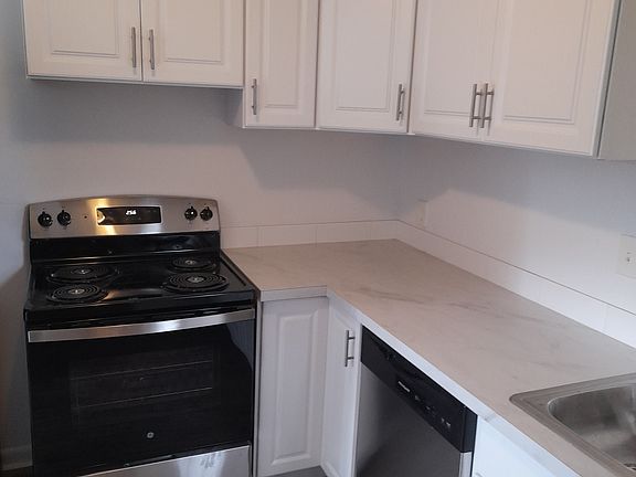 4th image of 9217 Castle Blvd