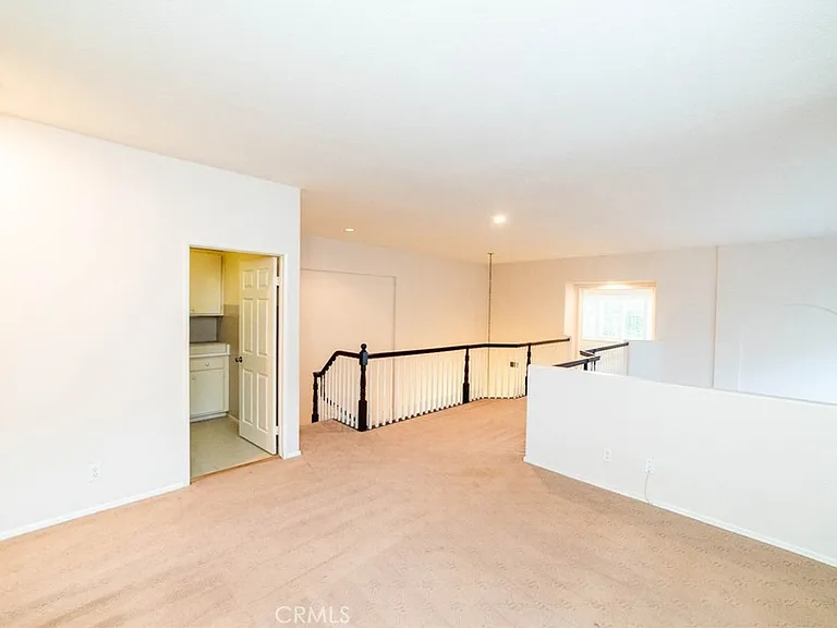 27 Larkmead — Photo 18