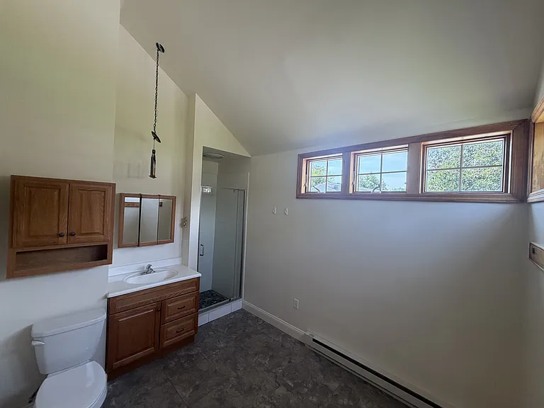 488 W 4th St — Photo 10