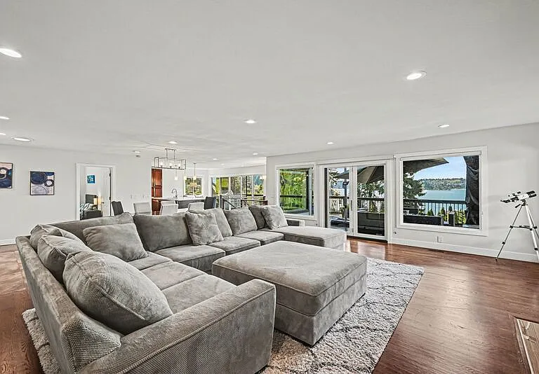 9544 Lake Washington Blvd NE — Photo 6