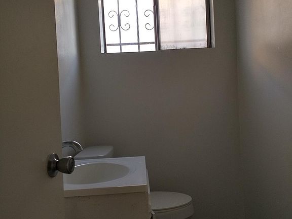 2nd image of 1583 Torrance Blvd APT 1