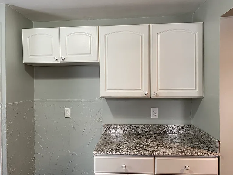 120 W Royal Pkwy — Photo 17