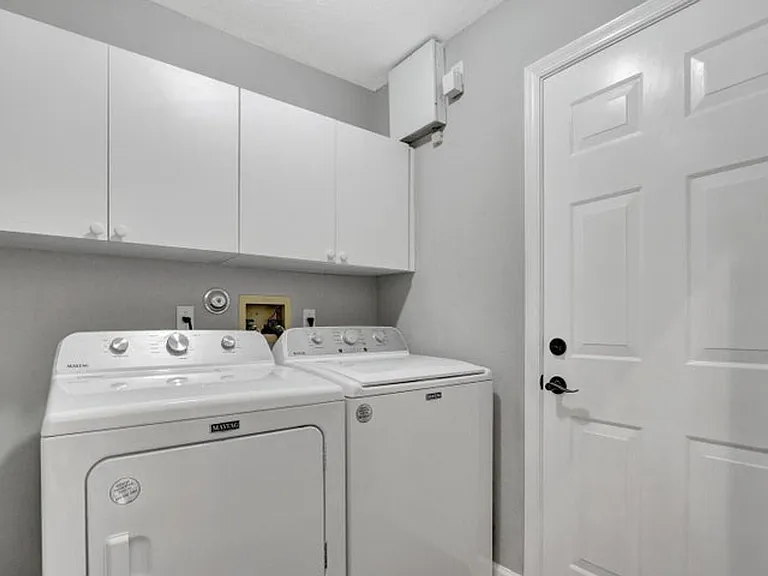 1097 Egret Cir N — Photo 17