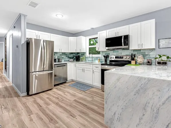 6 Ipswich Dr, Bella Vista, AR 72714