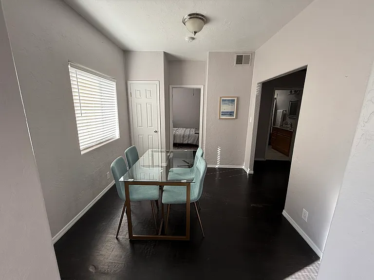 1135 E 8th St #1 — Photo 18