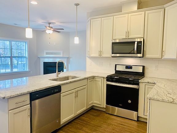 The Castalia SS Kitchen Appliances 625 Barneswyck Drive