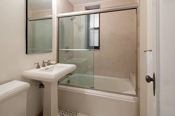 Sold by Park Property Advisors | media 22