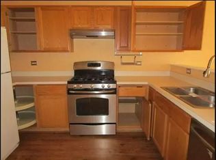 3164 Falling Waters Ln, Lindenhurst, IL 60046