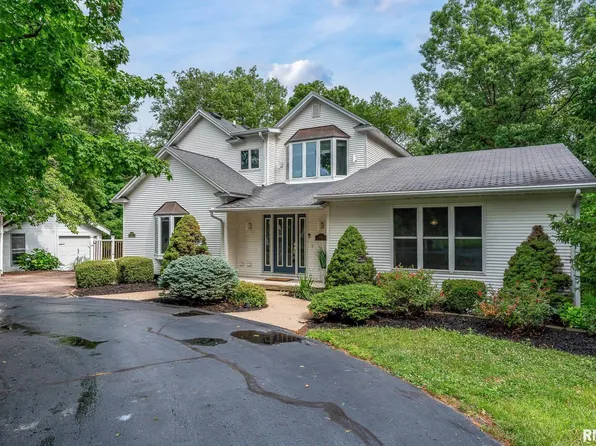 1115 27th St, Moline, IL 61265