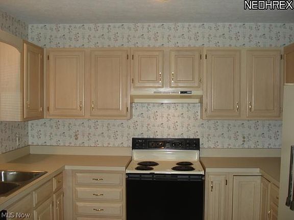 4th image of 19274 Dawn Ct