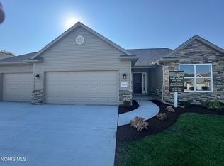 1053 Plum Grove Ln, Toledo, OH 43615