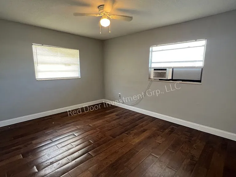 **August Move In Specials Riverside Apartments - Minutes to the River - Studio's, 1 Bedrooms, 2 B... — Photo 64