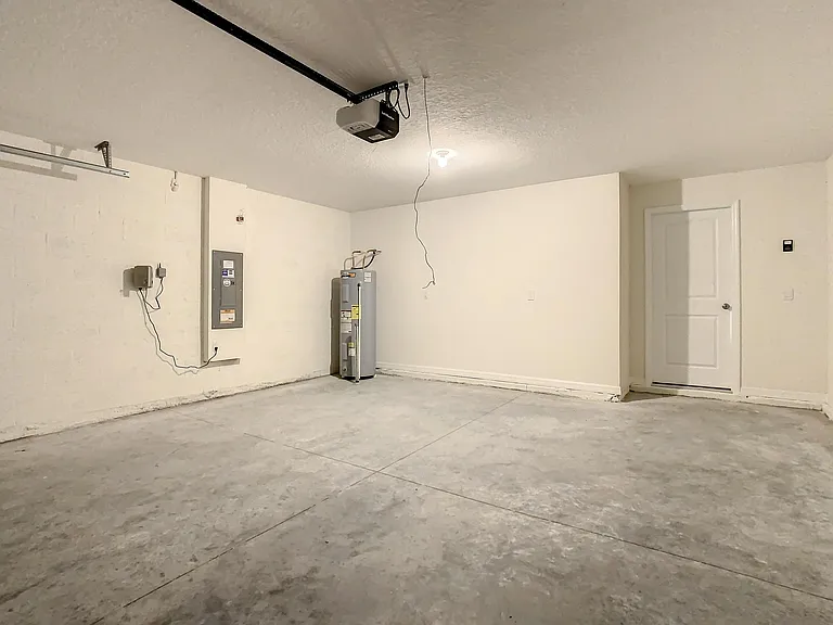 16864 Delia St — Photo 14