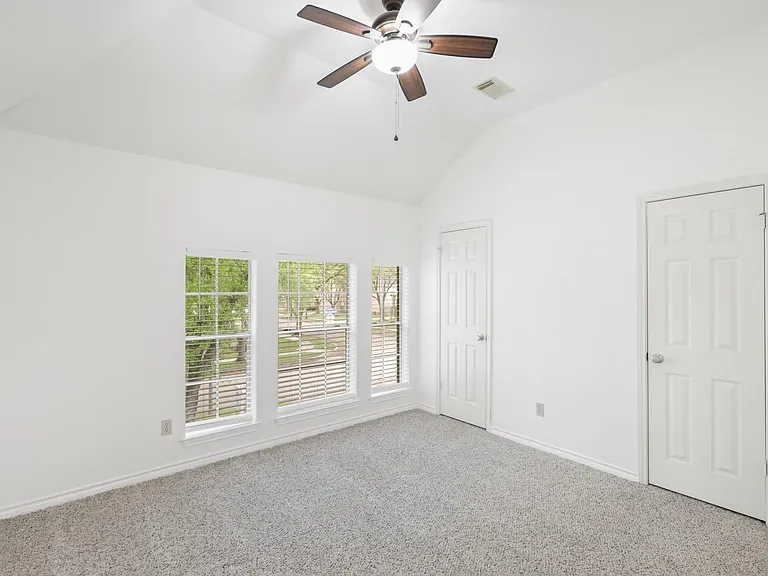 210 Wilkins Xing — Photo 31