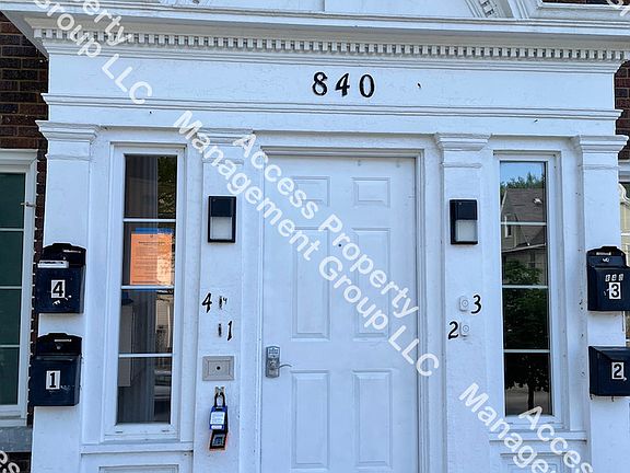 2nd image of 840 Kalamazoo Ave SE APT 2