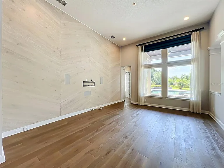 9646 Reymont St — Photo 31