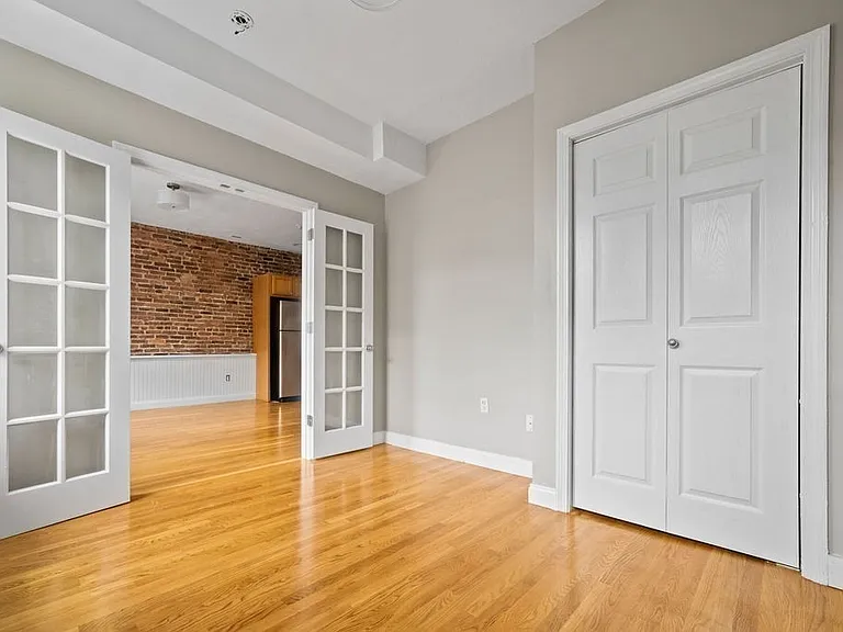 172 Cottage St #5 — Photo 5