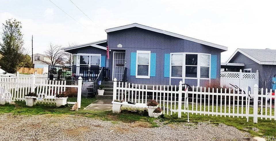 1st image of 28213 Reservoir Ave