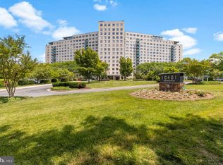 10401 Grosvenor Pl APT 1327, Rockville, MD 20852