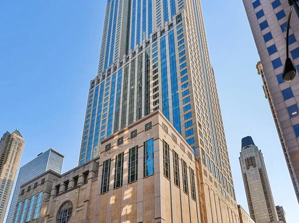 77 E Walton St Unit 24A, Chicago, IL 60611