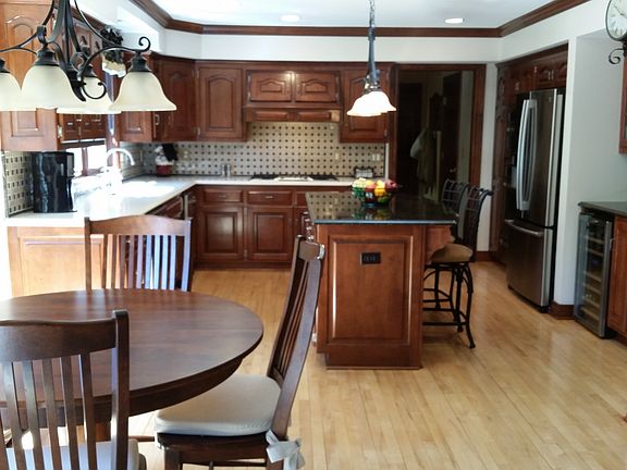Kitchen and Breakfast Area
