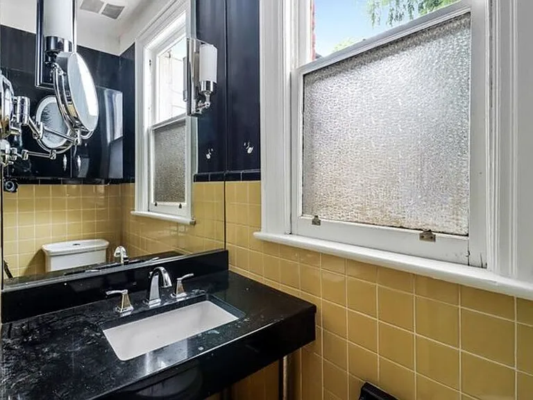 1358 Parkwood Pl NW — Photo 12