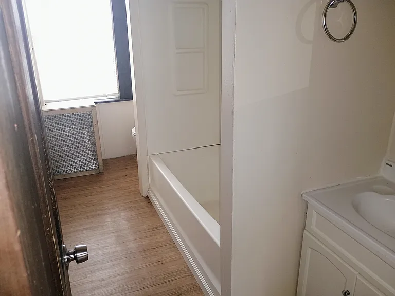 14 Randall St #2 — Photo 4
